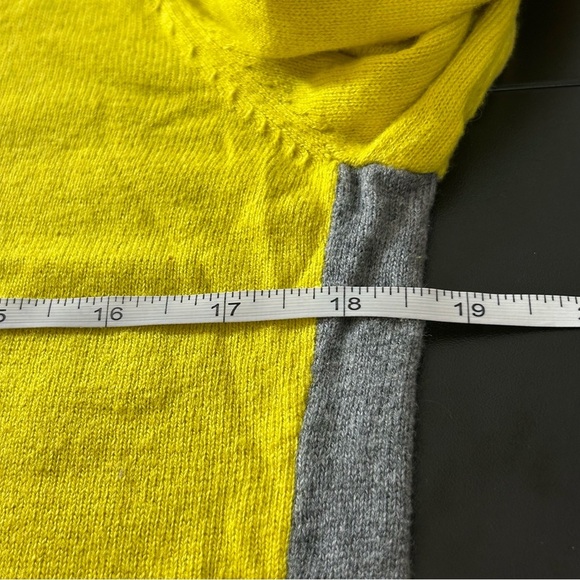 JCP Sweater Women's Cashmere Blend Yellow Gray Size Large - Picture 6 of 7